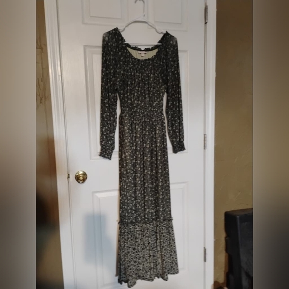 Knox Rose Maxi Dress - Picture 1 of 5